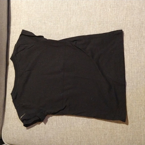 Nike tee - Picture 2 of 4